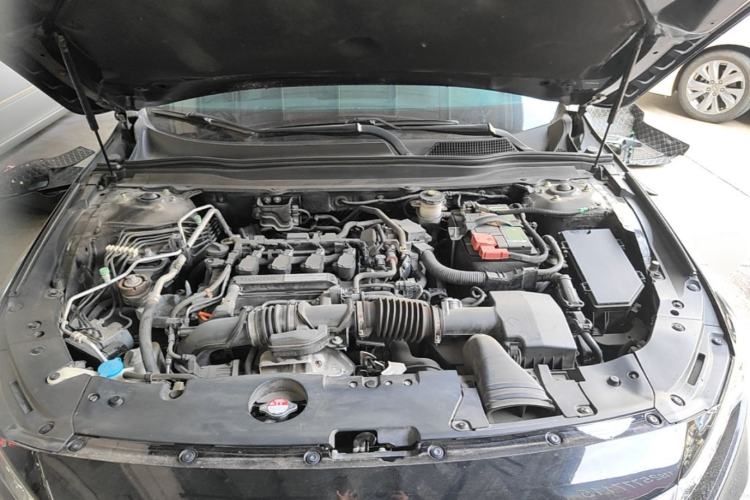 Used Honda Accord 2018 230TURBO Comfort Edition China VI Emission Standard Engine Bay
