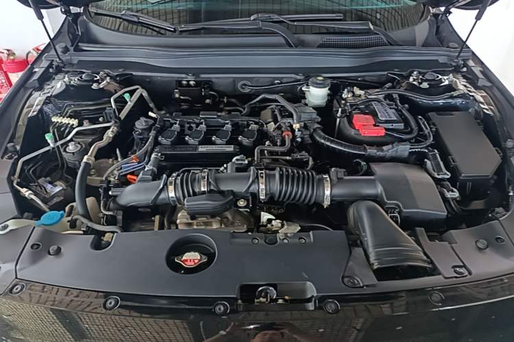 Used Honda Accord 2018 260TURBO Elite Edition China VI Engine Bay