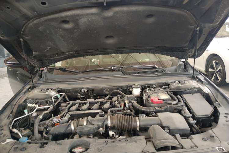 Used Honda Accord 2018 260TURBO Luxury Edition China VI Engine Bay