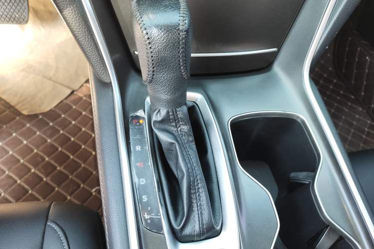 Used Honda Accord 2018 230TURBO Comfort Edition China VI Emission Standard Gear Lever
