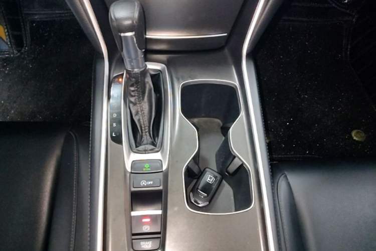 Used Honda Accord 2018 260TURBO Luxury Edition China VI Gear Lever