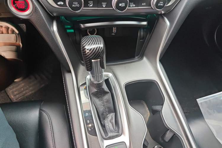 Used Honda Accord 2018 260TURBO Luxury Edition China V Emission Standard Gear Lever