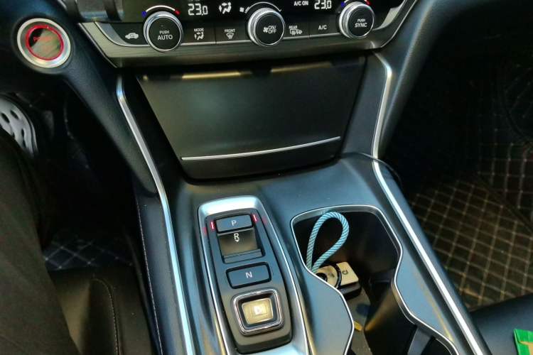 Used Honda Accord 2018 Rui Hybrid 2.0L Rui Ling Version China V Gear Lever