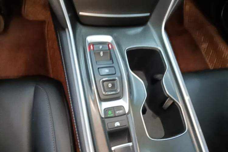 Used Honda Accord 2018 Rui Hybrid 2.0L Rui Ling Edition China VI Gear Lever