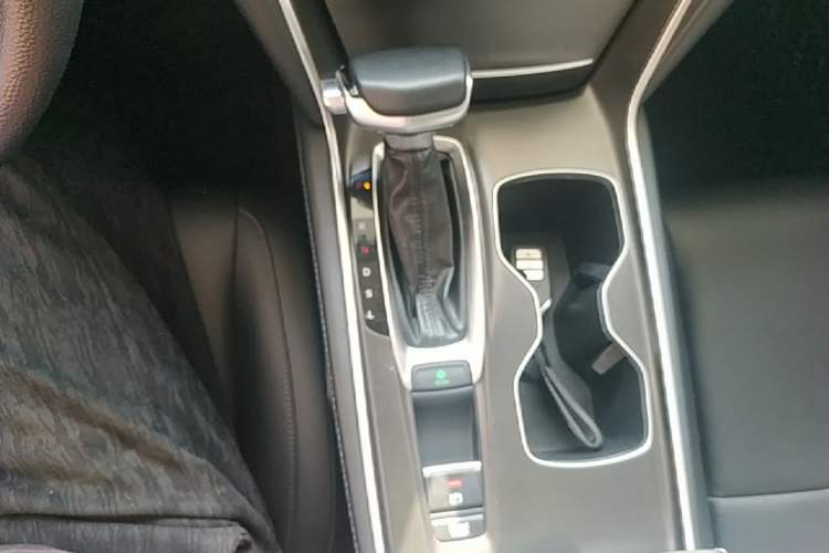 Used Honda Accord 2018 230TURBO Comfort Edition China VI Emission Standard Gear Lever