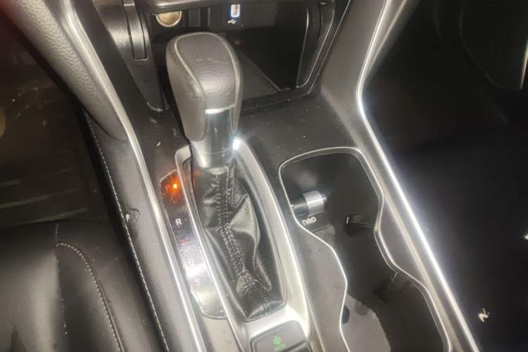 Used Honda Accord 2018 230TURBO Comfort Edition China VI Emission Standard Gear Lever