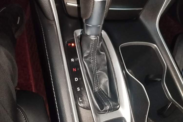 Used Honda Accord 2018 260TURBO Luxury Edition China VI Gear Lever