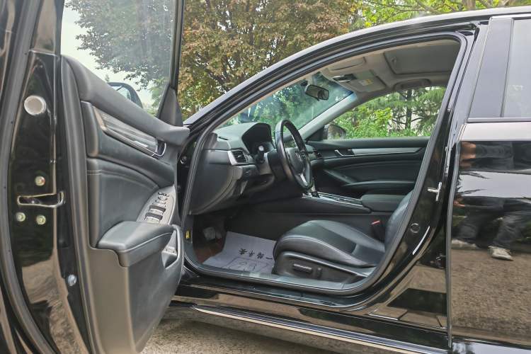Used Honda Accord 2018 260TURBO Elite Edition China VI Interior 2