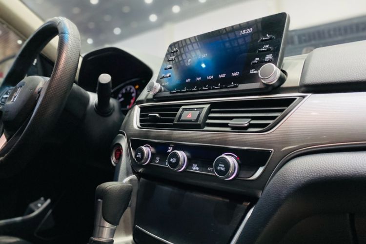 Used Honda Accord 2018 260TURBO Elite Edition China VI Interior 3