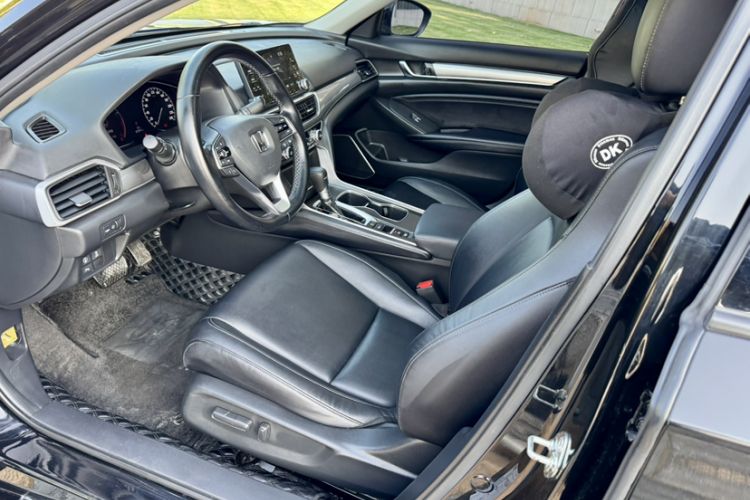 Used Honda Accord 2018 260TURBO Luxury Edition China VI Interior 4