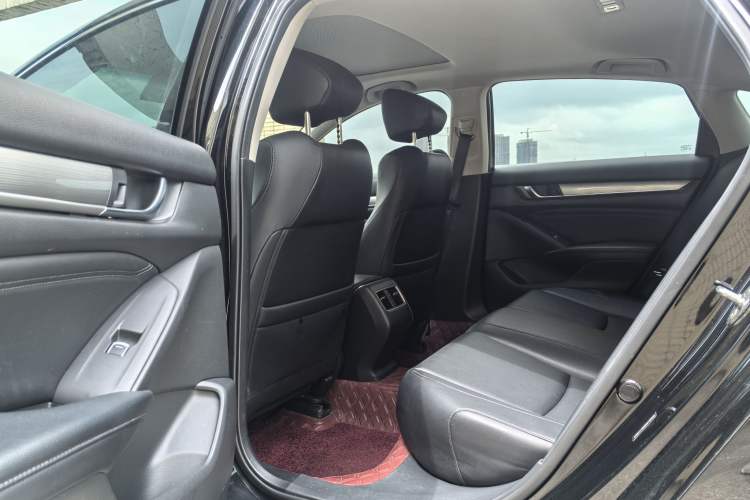 Used Honda Accord 2018 260TURBO Luxury Edition China VI Interior 4