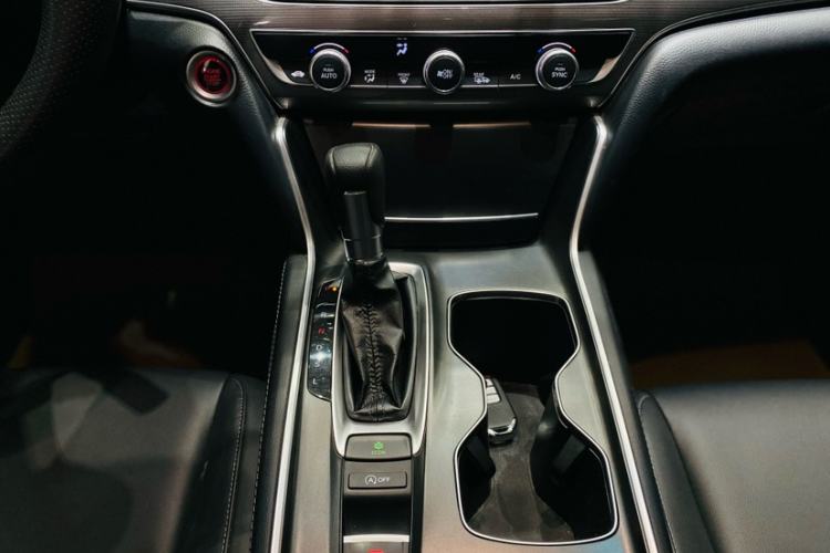 Used Honda Accord 2018 260TURBO Elite Edition China VI Interior 4