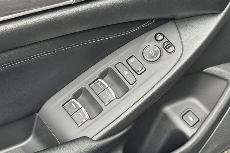 Used Honda Accord 2018 Rui·Hybrid 2.0L Rui Ku Edition China VI Interior 5