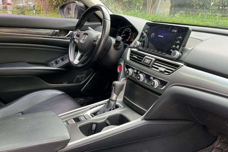 Used Honda Accord 2018 260TURBO Elite Edition China VI Interior 5