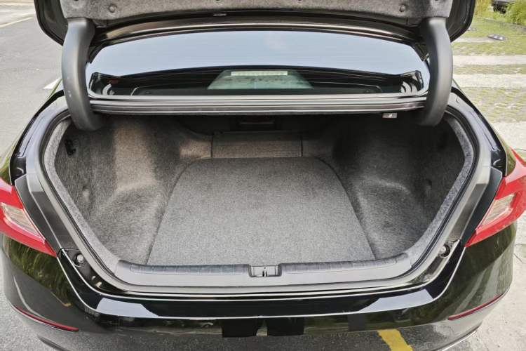 Used Honda Accord 2018 260TURBO Elite Edition China VI Interior 5