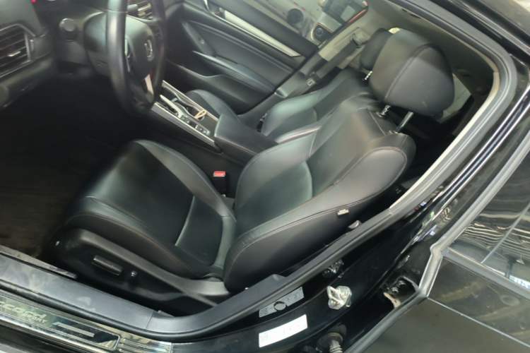 Used Honda Accord 2018 260TURBO Elite Edition China V Left Front Seat