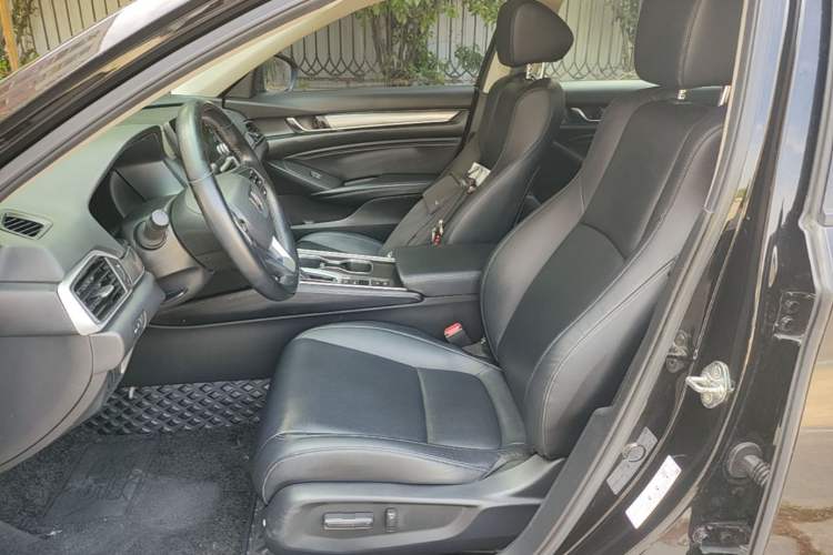 Used Honda Accord 2018 260TURBO Luxury Edition China VI Left Front Seat
