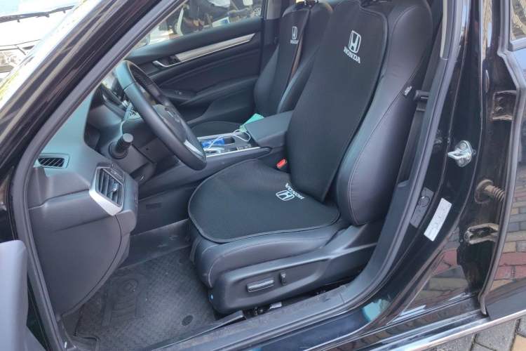 Used Honda Accord 2018 260TURBO Luxury Edition China VI Left Front Seat