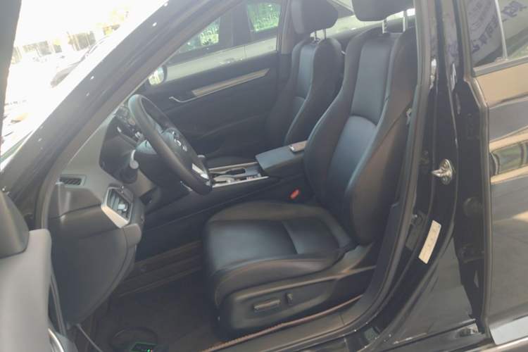 Used Honda Accord 2018 260TURBO Elite Edition China VI Left Front Seat