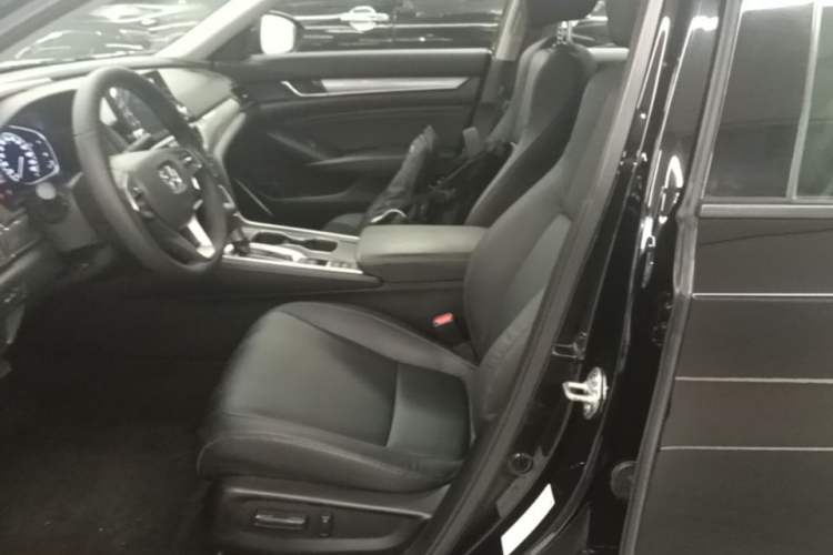 Used Honda Accord 2018 260TURBO Elite Edition China V Left Front Seat