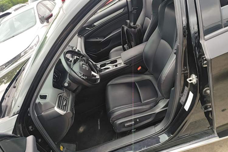 Used Honda Accord 2018 260TURBO Elite Edition China VI Left Front Seat