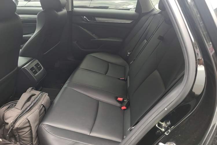 Used Honda Accord 2018 260TURBO Luxury Edition China VI Left Rear Seat
