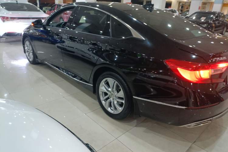 Used Honda Accord 2018 260TURBO Elite Edition China VI Left Side