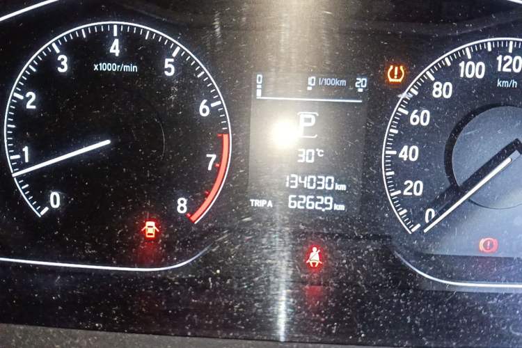 Used Honda Accord 2018 260TURBO Elite Edition China VI Odometer Close Up