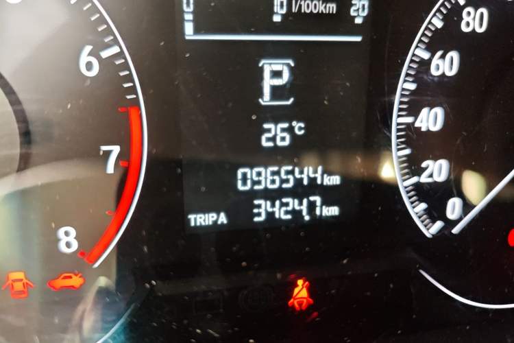 Used Honda Accord 2018 260TURBO Elite Edition China V Odometer Close Up