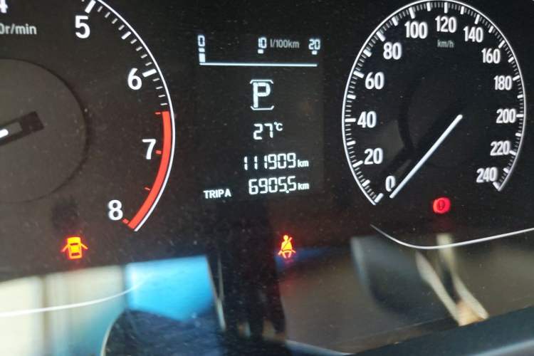 Used Honda Accord 2018 260TURBO Elite Edition China VI Odometer Close Up