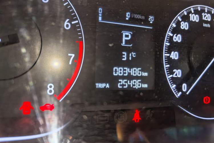 Used Honda Accord 2018 260TURBO Elite Edition China V Odometer Close Up