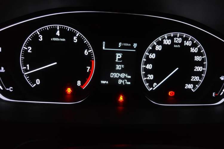 Used Honda Accord 2018 230TURBO Comfort Version National V Odometer Close Up