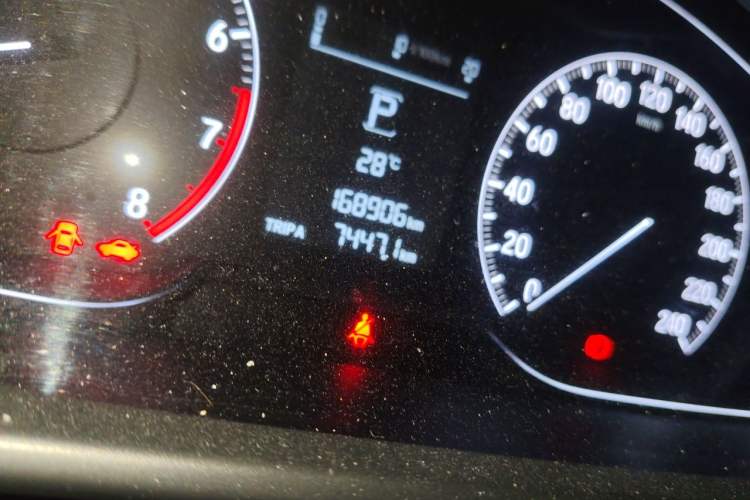 Used Honda Accord 2018 260TURBO Elite Edition China V Odometer Close Up