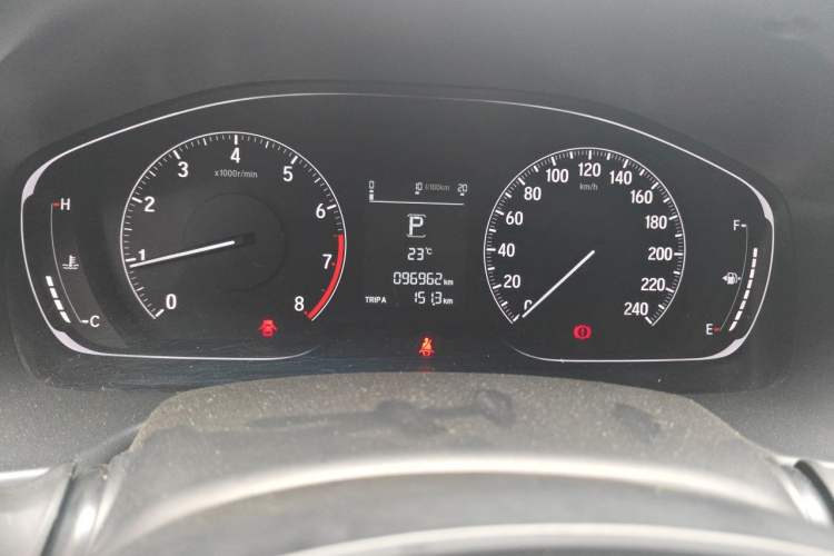 Used Honda Accord 2018 230TURBO Comfort Edition China VI Emission Standard Odometer Close Up