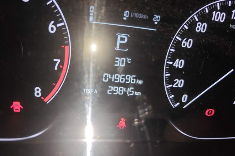 Used Honda Accord 2018 230TURBO Comfort Version National V Odometer Close Up