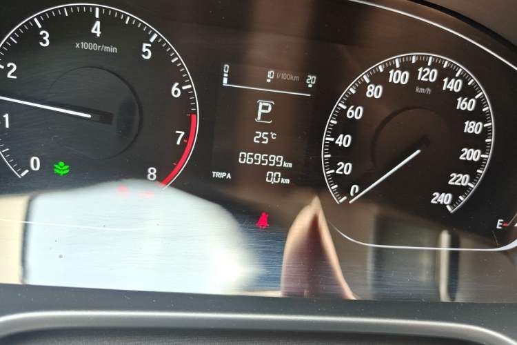 Used Honda Accord 2018 260TURBO Elite Edition China VI Odometer Close Up