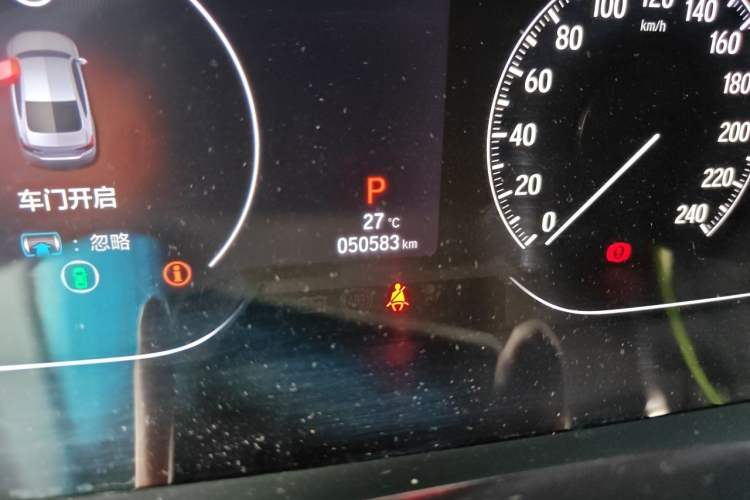 Used Honda Accord 2018 260TURBO Luxury Edition China V Emission Standard Odometer Close Up