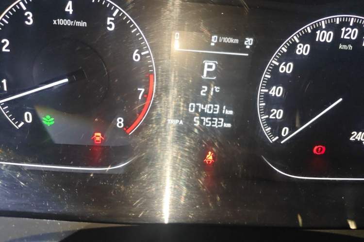 Used Honda Accord 2018 230TURBO Comfort Edition China VI Emission Standard Odometer Close Up