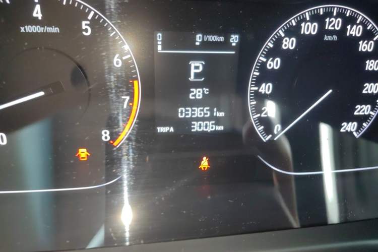 Used Honda Accord 2018 260TURBO Elite Edition China VI Odometer Close Up