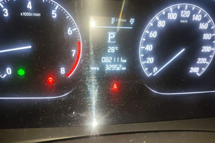 Used Honda Accord 2018 230TURBO Comfort Edition China VI Emission Standard Odometer Close Up