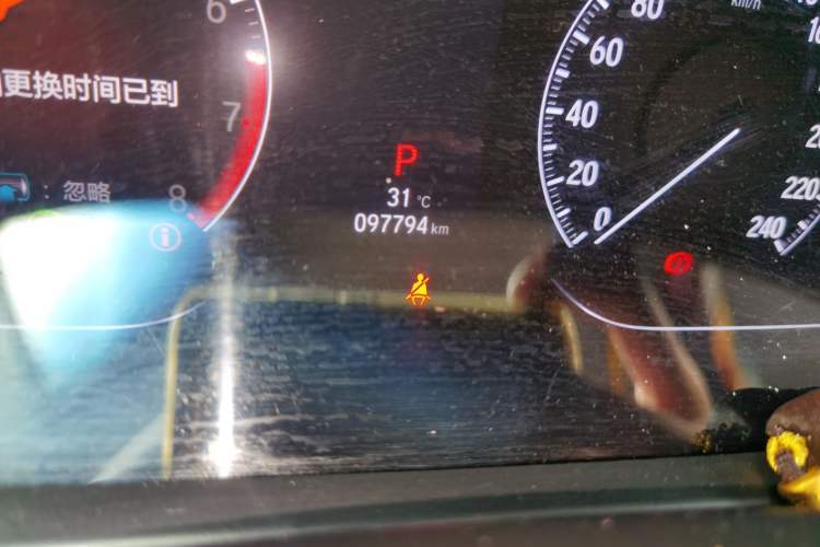Used Honda Accord 2018 260TURBO Luxury Edition China V Emission Standard Odometer Close Up