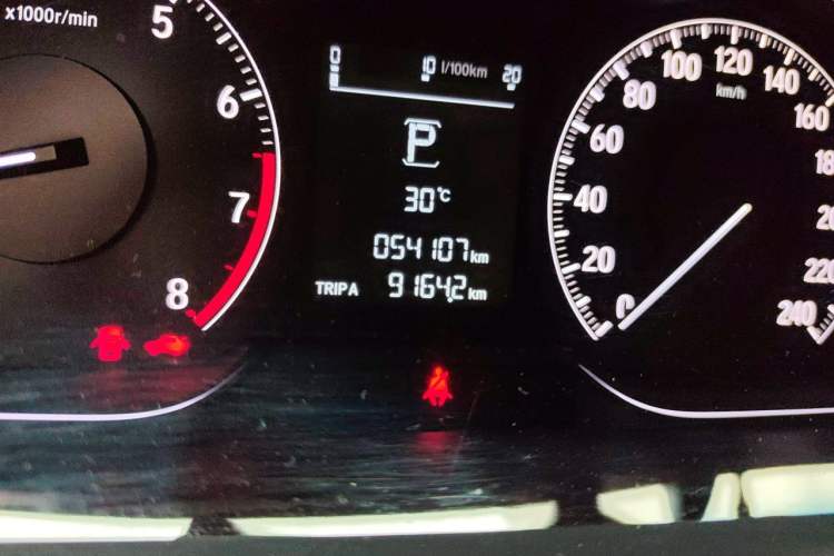 Used Honda Accord 2018 260TURBO Elite Edition China VI Odometer Close Up