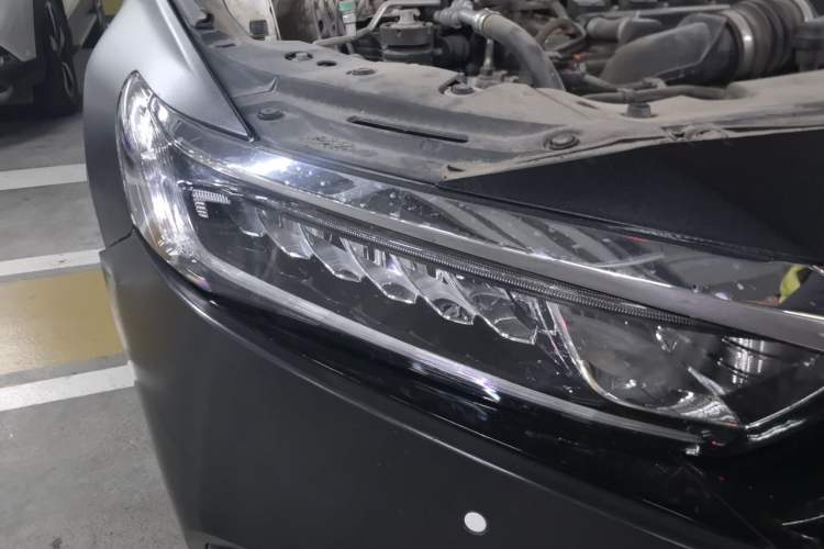 Used Honda Accord 2018 260TURBO Luxury Edition China VI Right Front Headlight