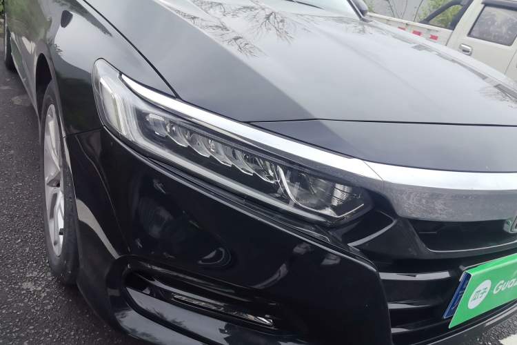 Used Honda Accord 2018 260TURBO Elite Edition China V Right Front Headlight