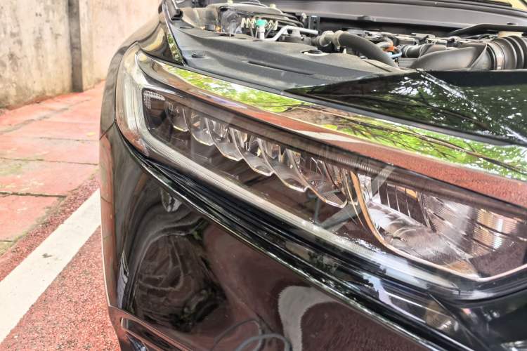 Used Honda Accord 2018 260TURBO Elite Edition China V Right Front Headlight