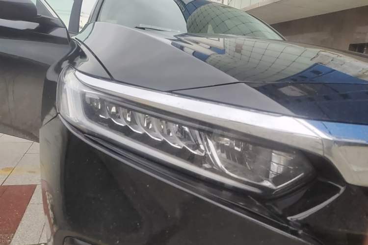 Used Honda Accord 2018 230TURBO Comfort Version National V Right Front Headlight