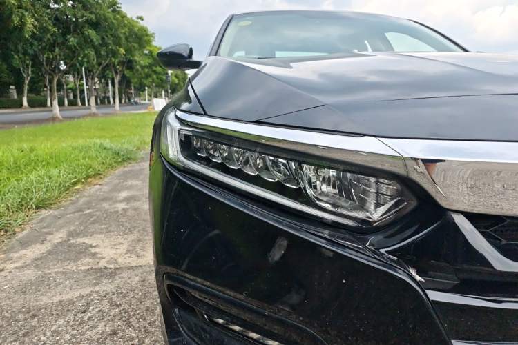 Used Honda Accord 2018 260TURBO Elite Edition China V Right Front Headlight