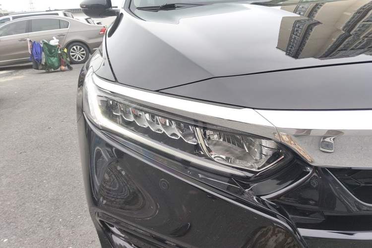 Used Honda Accord 2018 260TURBO Elite Edition China V Right Front Headlight
