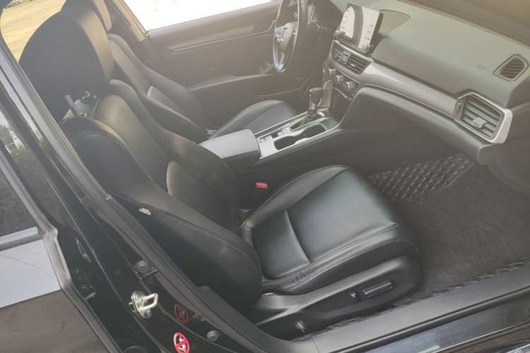 Used Honda Accord 2018 260TURBO Luxury Edition China VI Right Front Seat