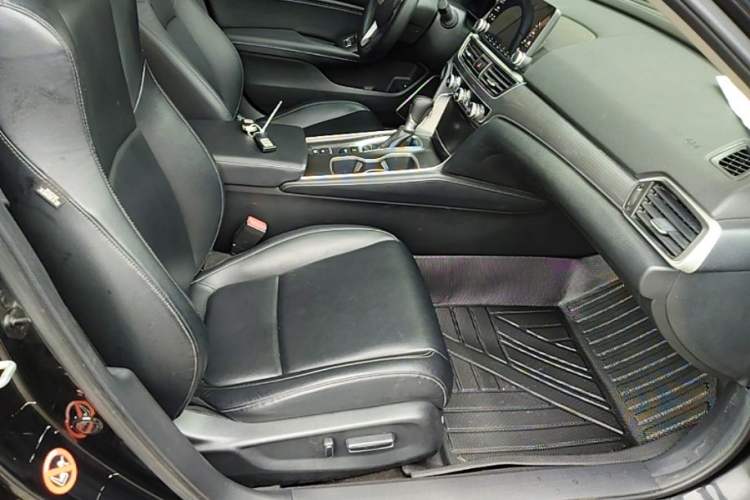 Used Honda Accord 2018 260TURBO Elite Edition China V Right Front Seat